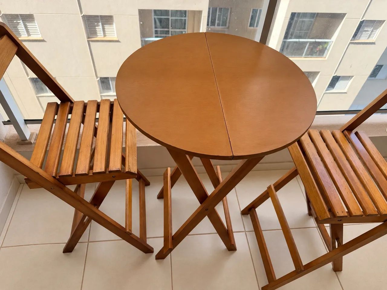 Mesa bistrô com 2 cadeiras