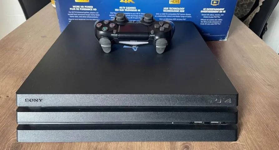 PlayStation 4 PRO + 4 jogos e 2 controle brinde - Foto 3