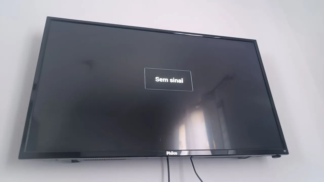 Televisão Philco 40 polegadas (com pequeno defeito)