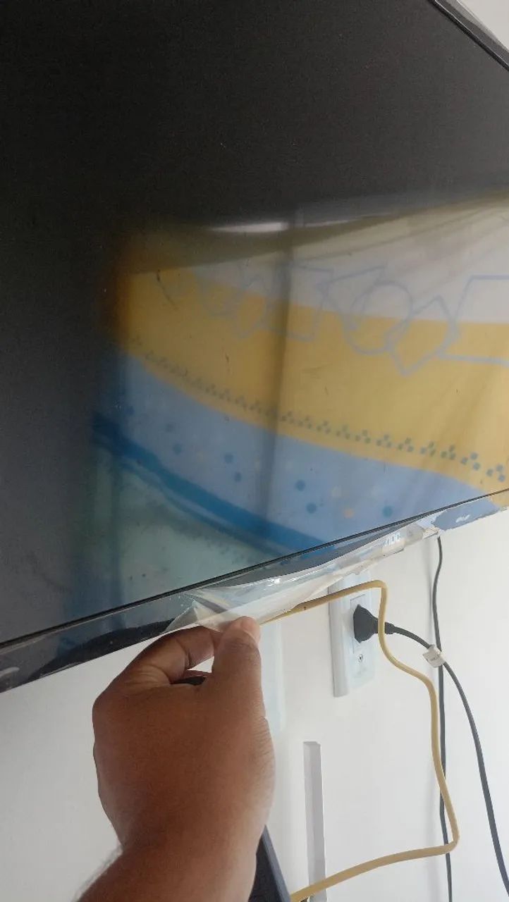 VENDO TELEVISÃO 32 POLEGADAS (ACEITO CART ÃO) - Foto 2