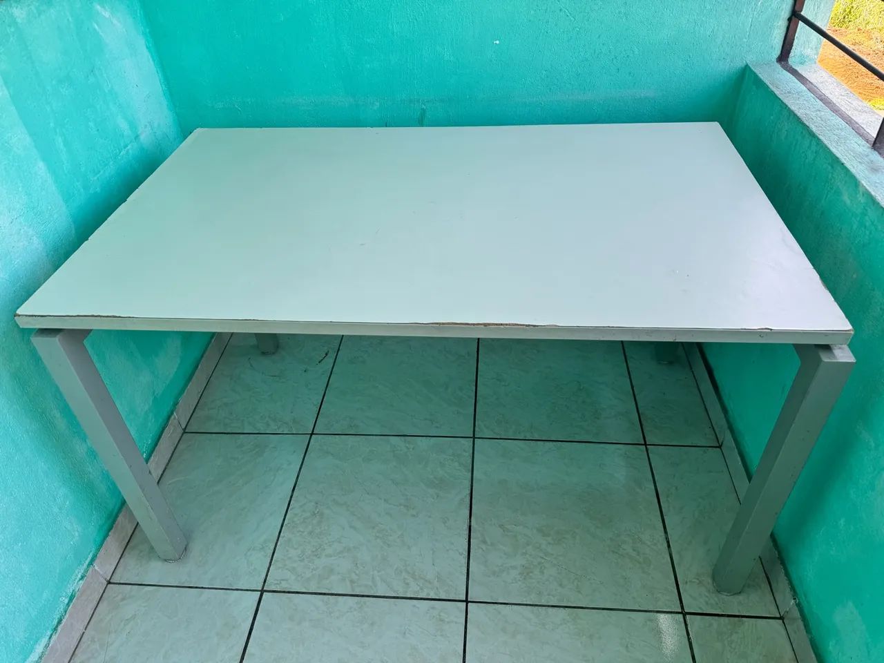 MESA DE ZINCO COM TAMPO DE MADEIRA!! - Foto 2