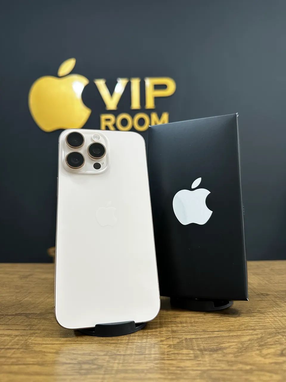 iPhone 16 Pro Max 1TB Desert semi novo impecável 