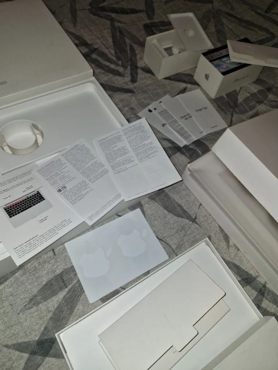 Kit Caixas Apple  MacBook Pro iPad Pro Smart Keyboard e iPhone - Foto 4