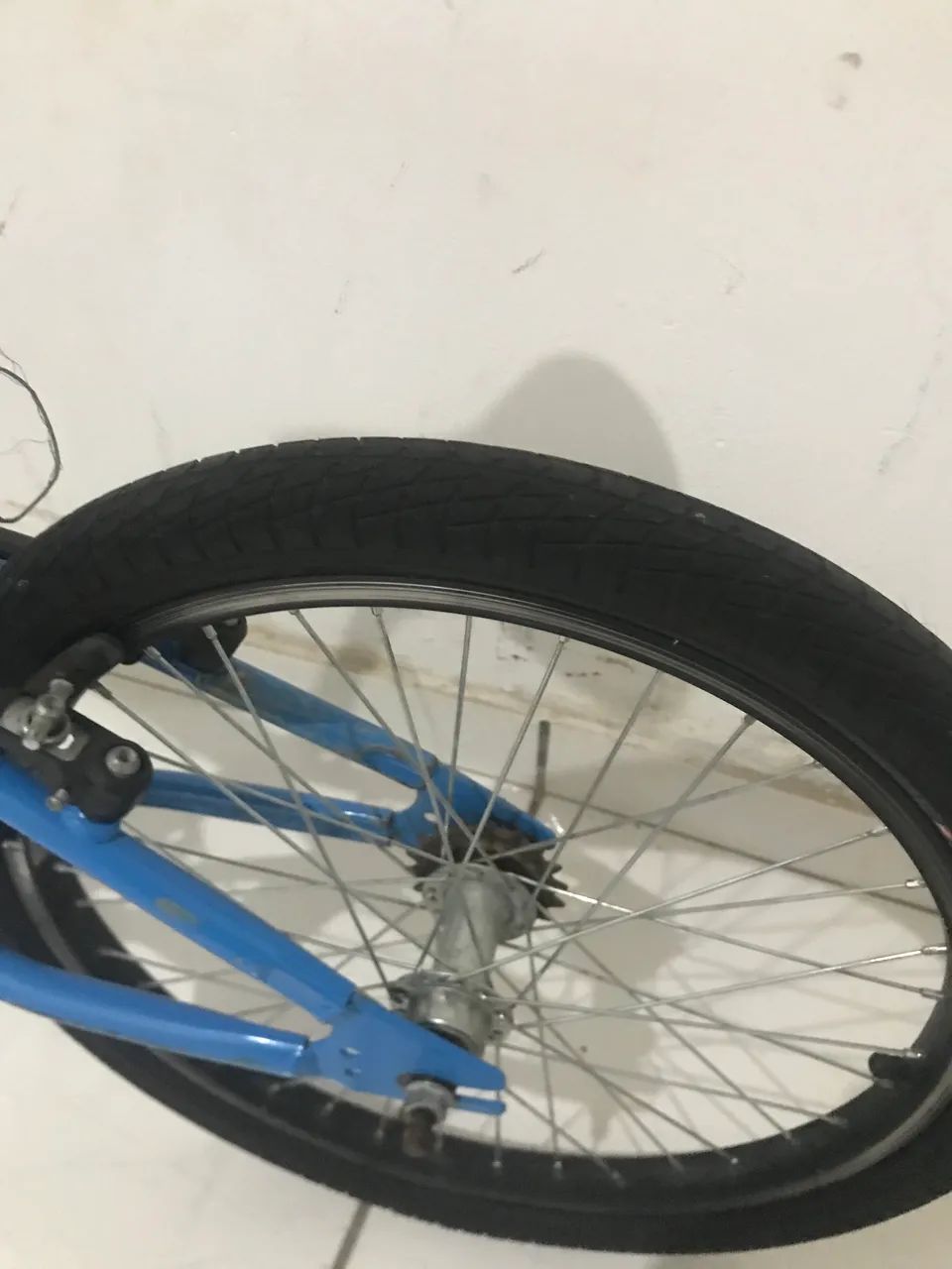 Bicicleta bmx semi nova - Foto 3