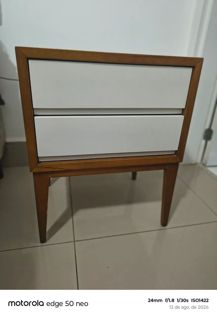 Mesa de Cabeceira 