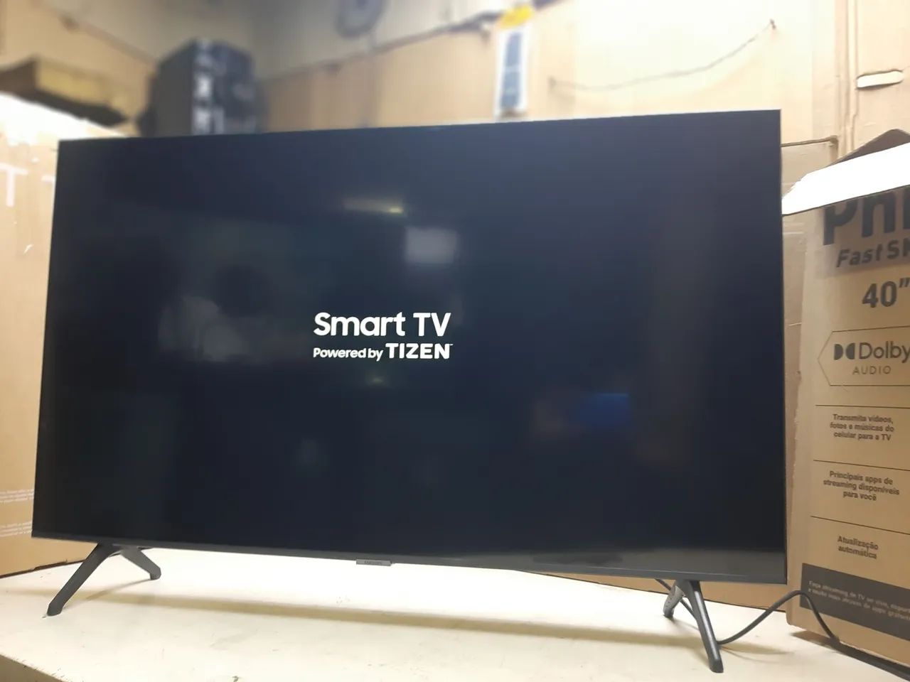 Vendo uma smart tizen tv Samsung 43 polegadas borda infinita  Bluetooth  estado de Nova  