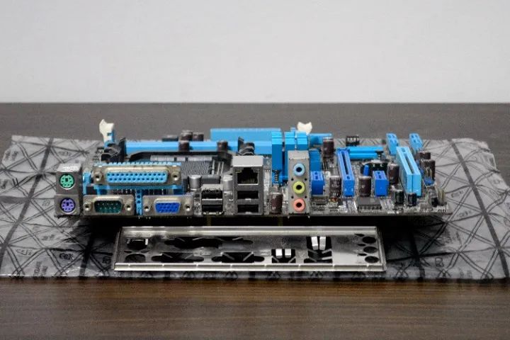 Placa Mãe ASUS M5A78L-M 760G Socket AM3+ com Espelho - Foto 3