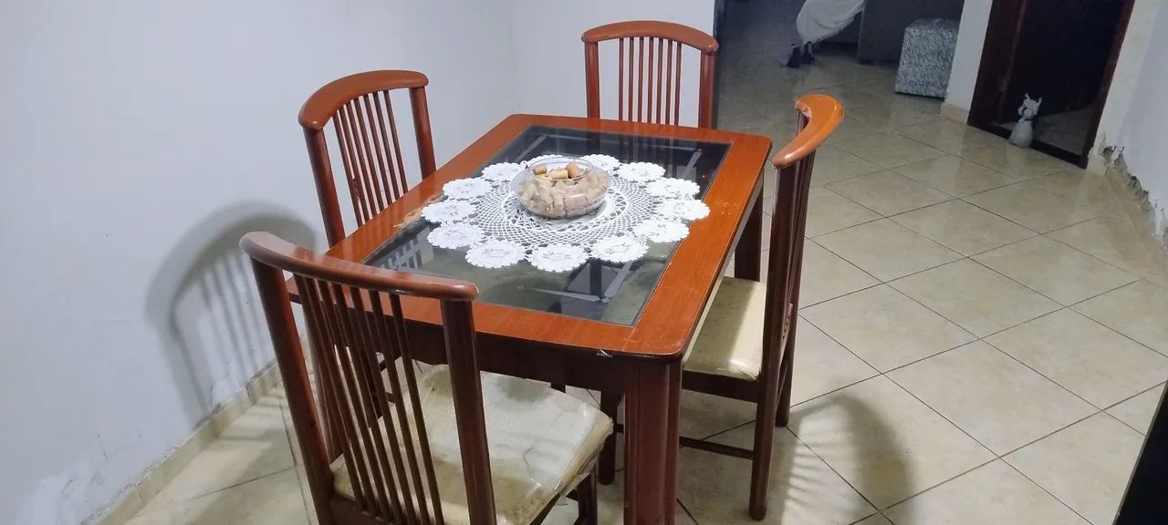 Vendo essa mesa com cadeiras  - Foto 2