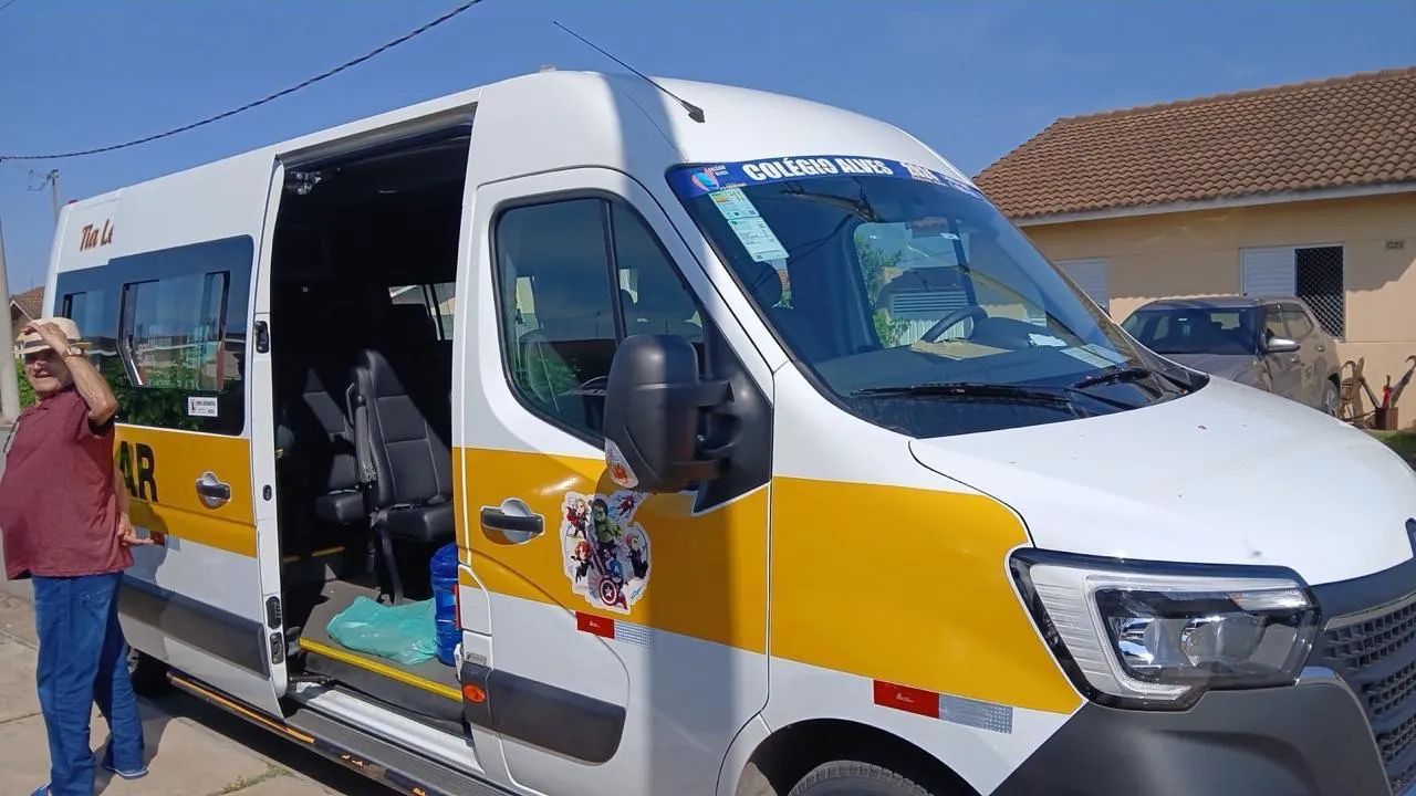 Van nova escolar só pegar e trabalhar 