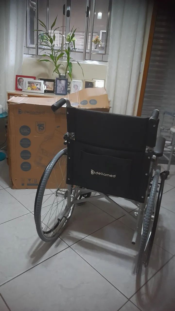 Cadeira de Rodas (NUNCA USADA) - Foto 2