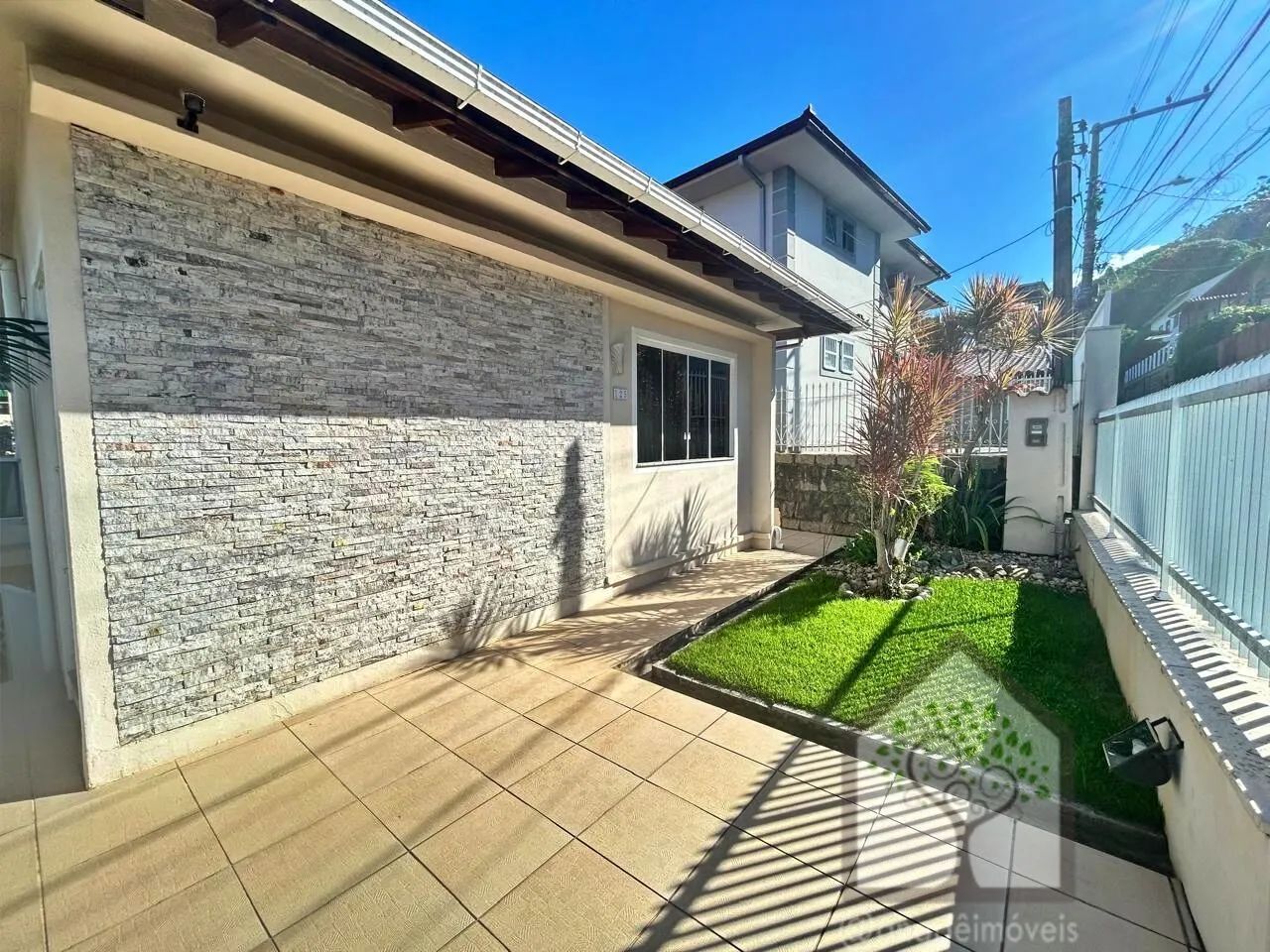 Casa Ampla com 4 Dormitórios e Terraço Gourmet na Trindade - Foto 2
