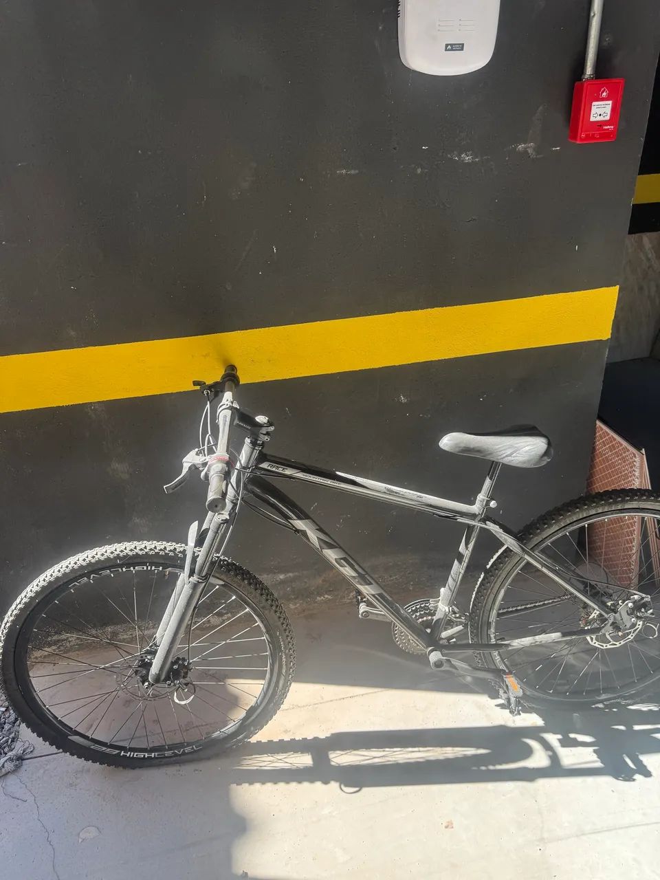 Bicicleta KGT Semi nova  - Foto 2