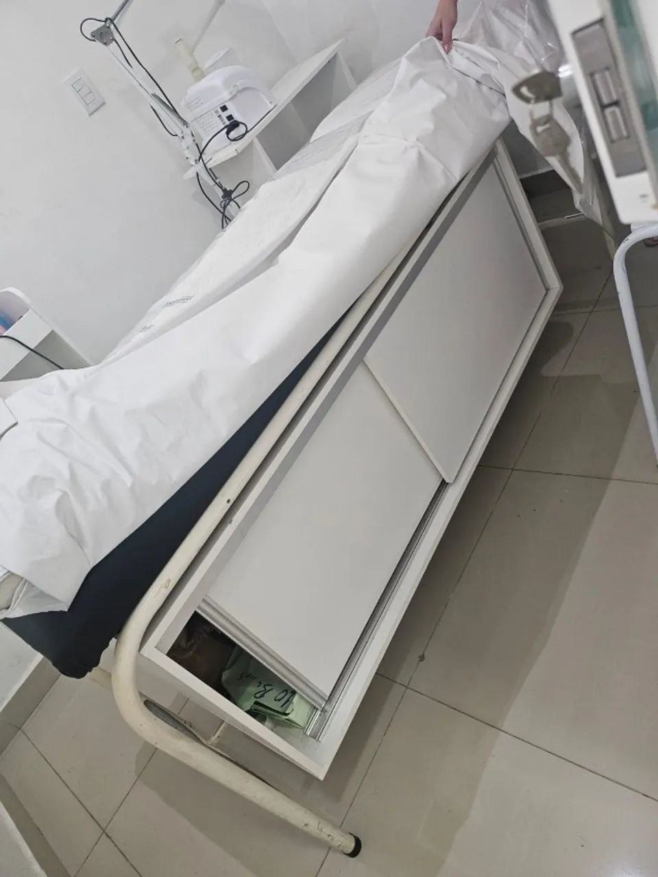 Macas com móvel embaixo