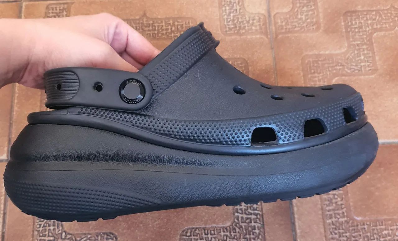 Crocs classic crush clog usada - Foto 4