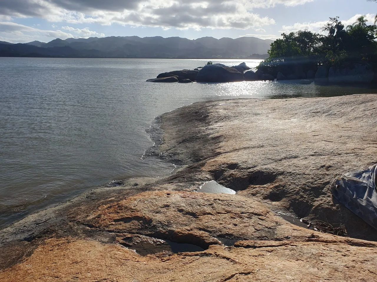 Vendo Casa na beira da lagoa de Imaruí -SC - Foto 3