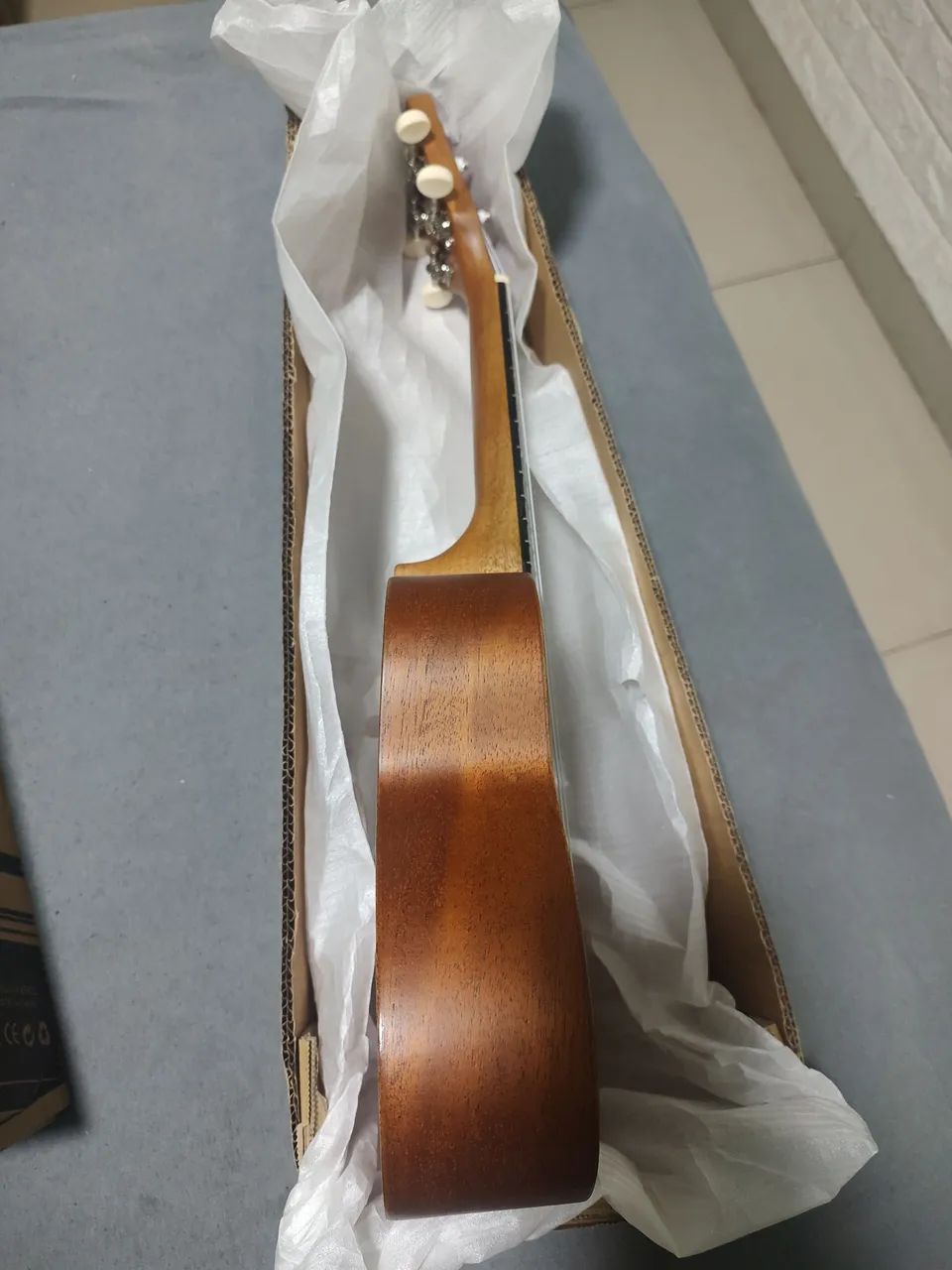 UKULELE SOPRANO SPRING  - Foto 4