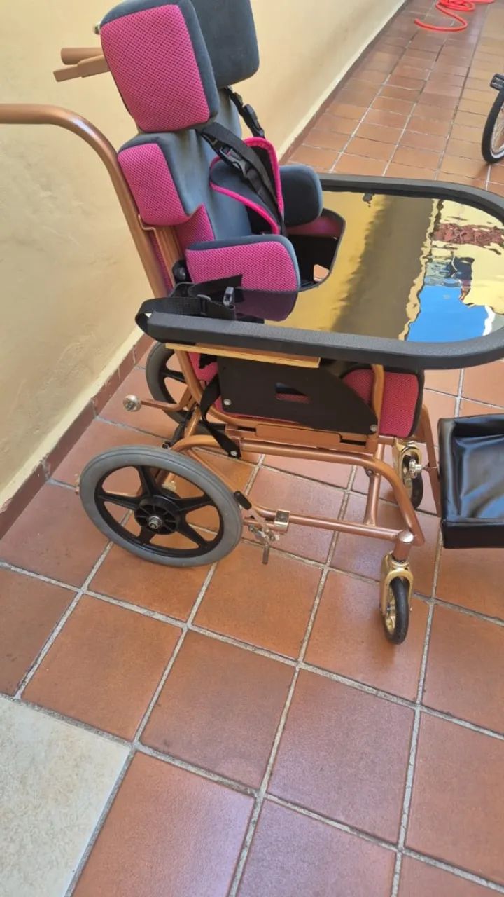 Cadeira de rodas - Foto 3