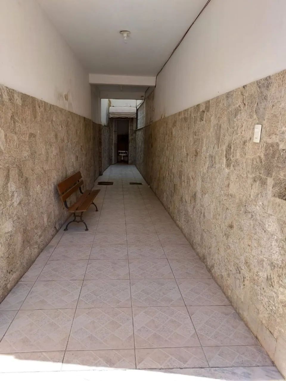 Vendo apartamento térreo, no centro, com 2 quartos. - Foto 2