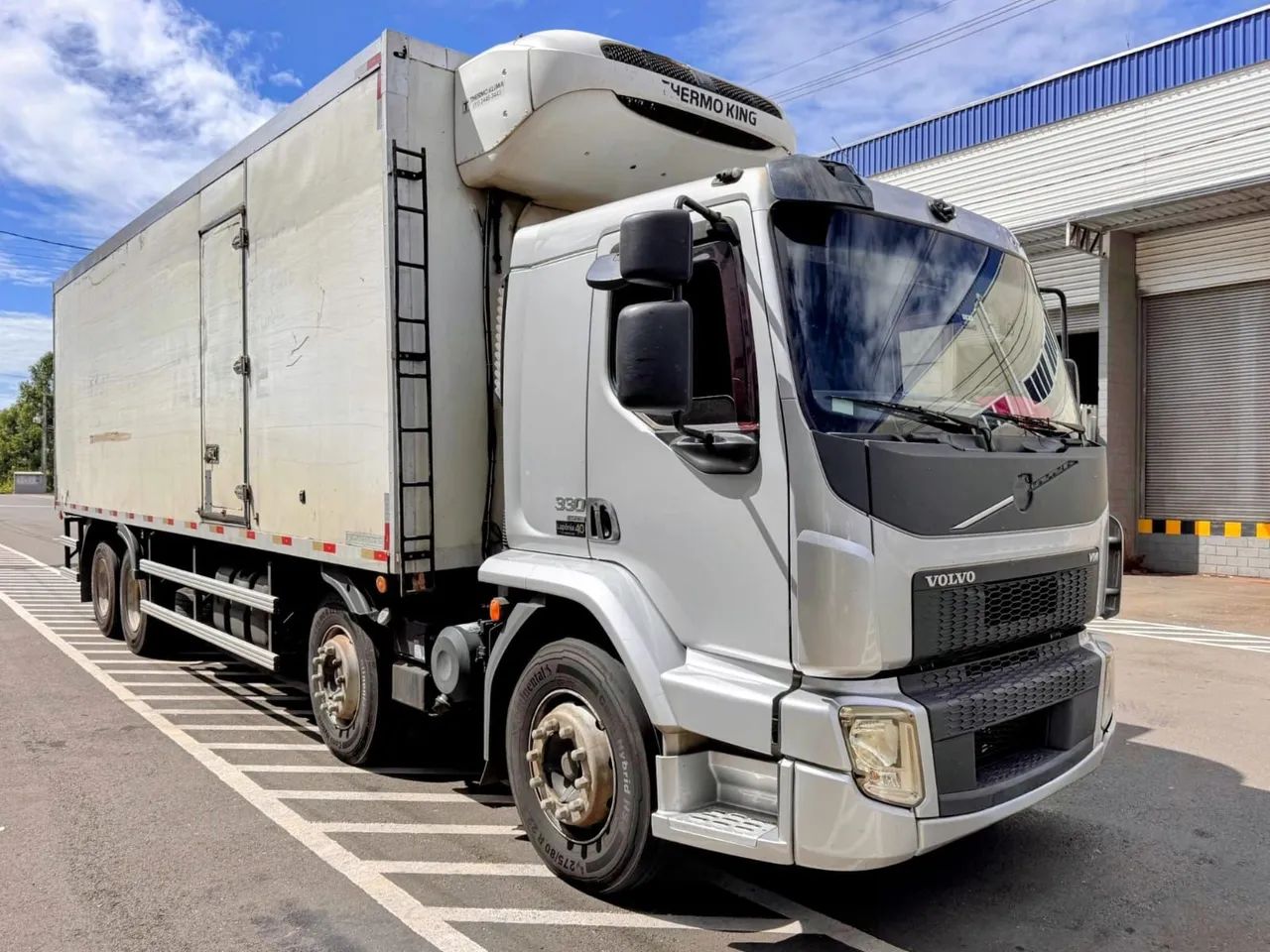 REFRIGERADO VOLVO VM 330 -2021  - Foto 2
