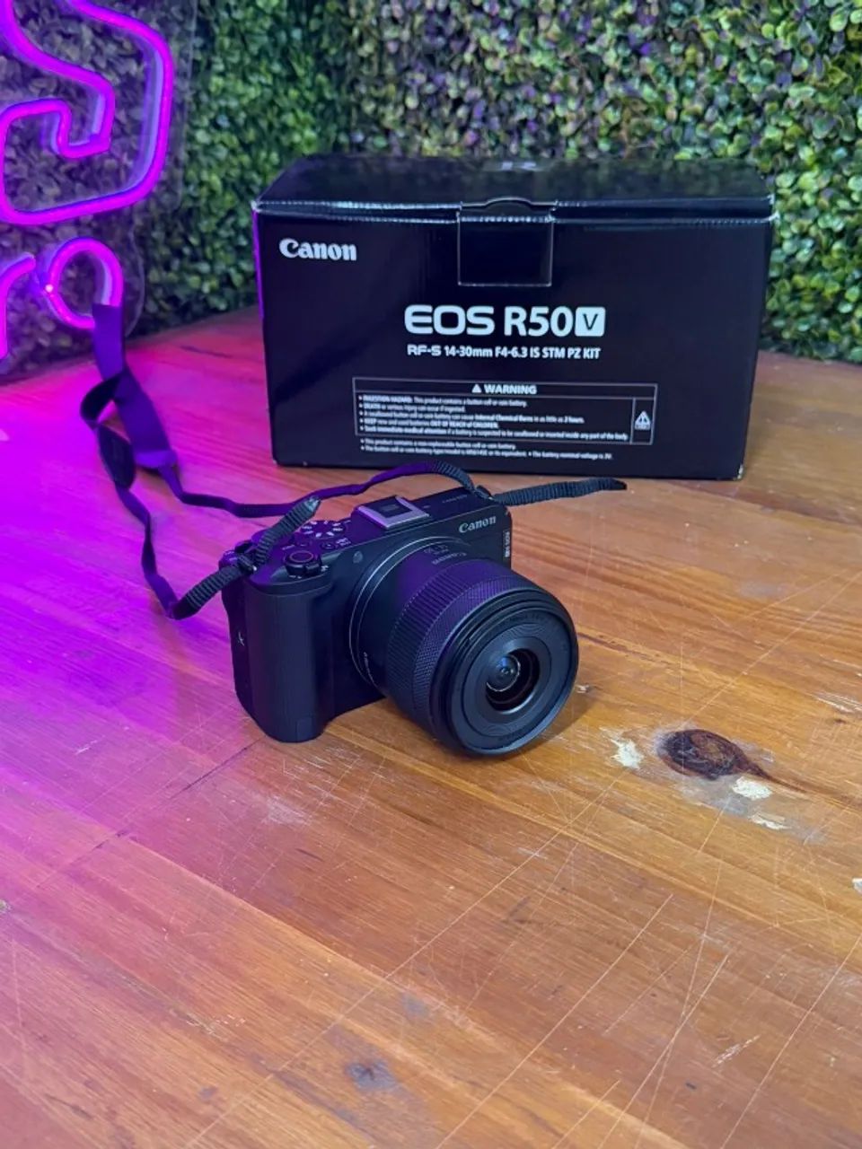 Canon R50V + Lente