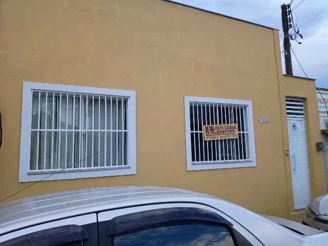 Casa no Centro com 3 quartos com suíte para  Locação   .