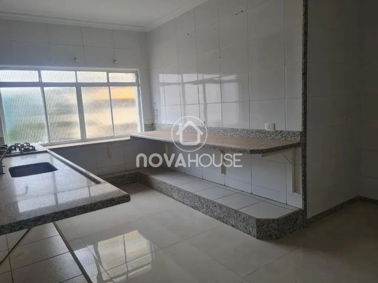 AMPLO APARTAMENTO LOCALIZAÇÃO PRIVILEGIADA - Foto 5