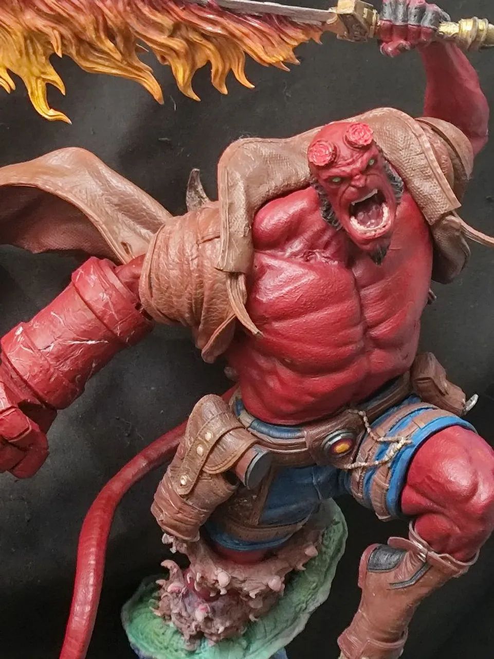 Hellboy - 40 cm - Estátua Decorativa em Resina - Pronta Entrega 