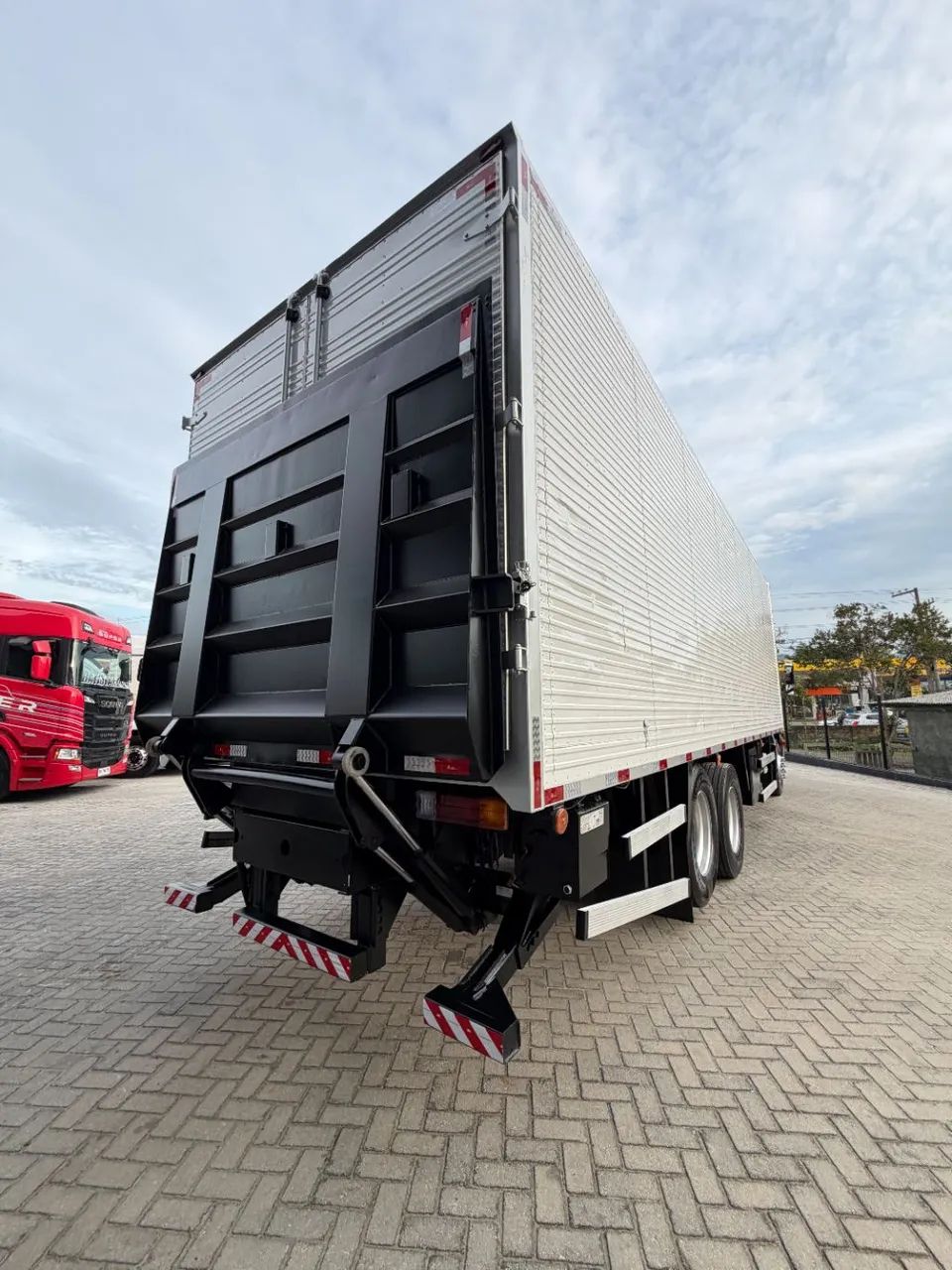 Atego 2426 6x2 2p (diesel) (E5) - Foto 4