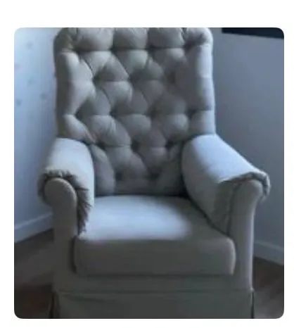 Poltrona de amamentação com balanço e com puff