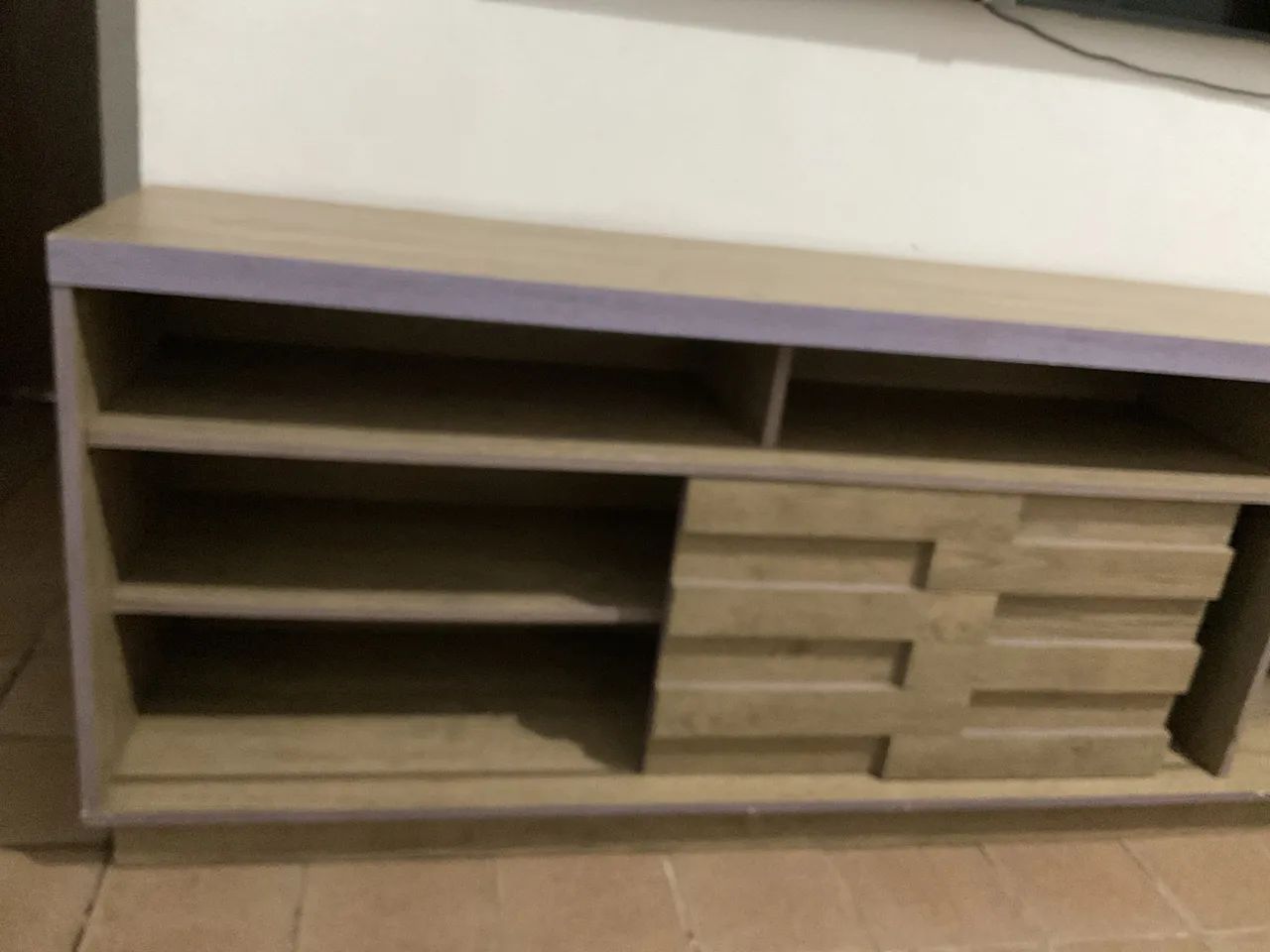 rack para TV com acabamento amadeirado - Foto 3
