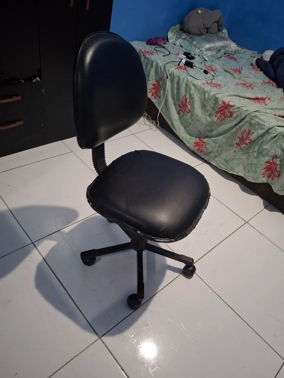 Cadeira de escritório Semi-nova. - Foto 3
