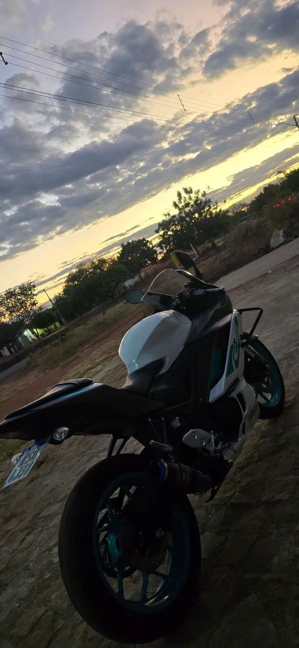 YAMAHA R3 - Foto 2