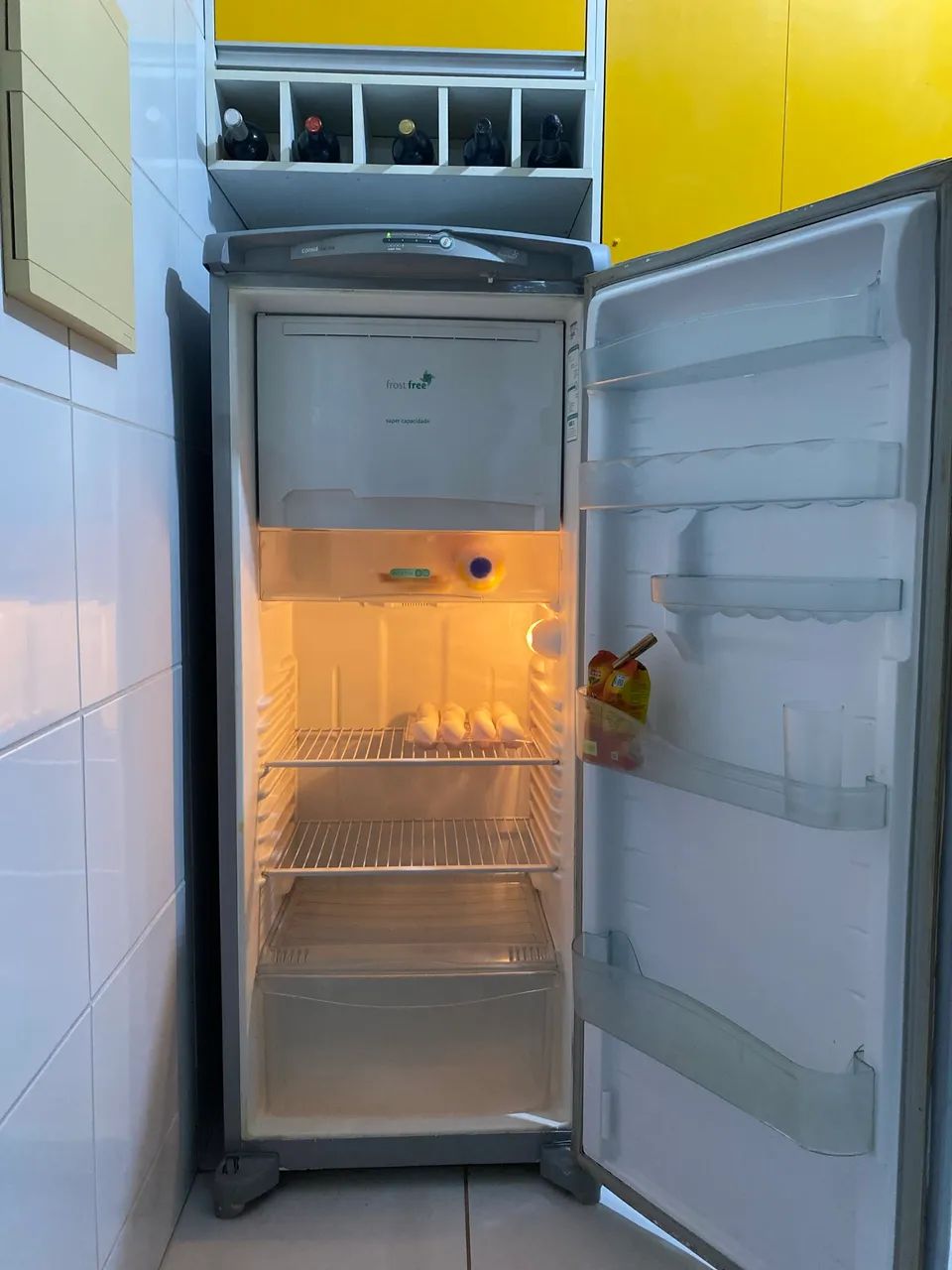 Vendo geladeira cônsul facilite 350l, fost free branca envelopada de cinza