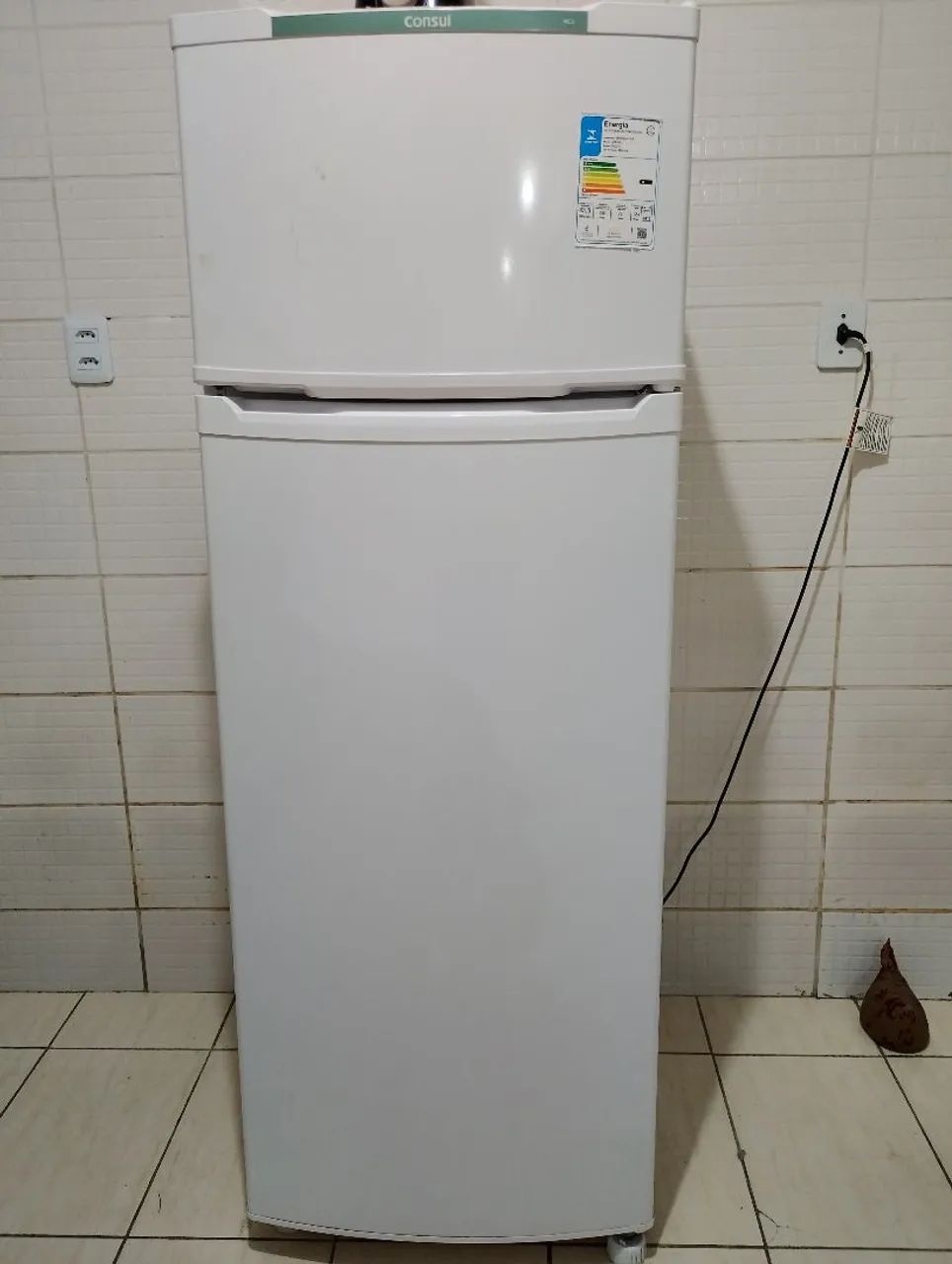 Vendo geladeira e sofa - Foto 3