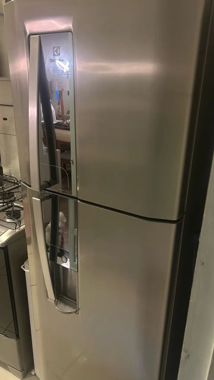 Vendo geladeira Eletrolux 