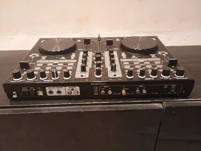 Controladora DJC4 STANTON 