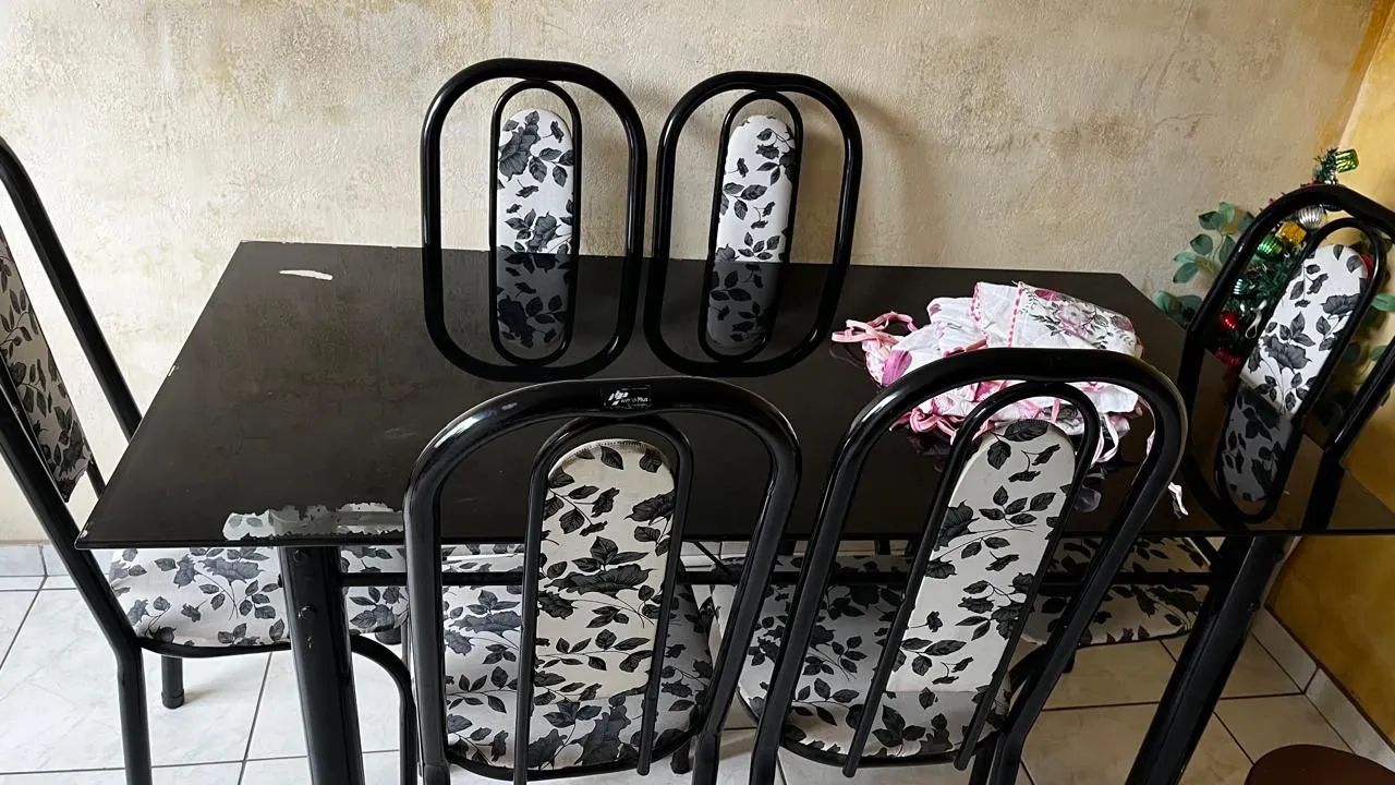 Mesa com 6 cadeiras - Foto 4