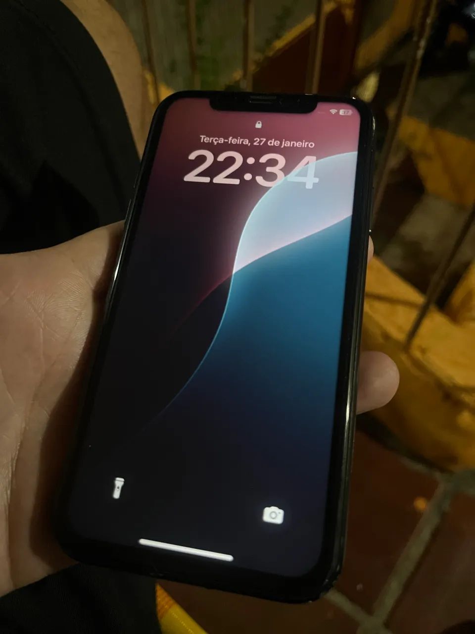 iPhone XR preto 64GB