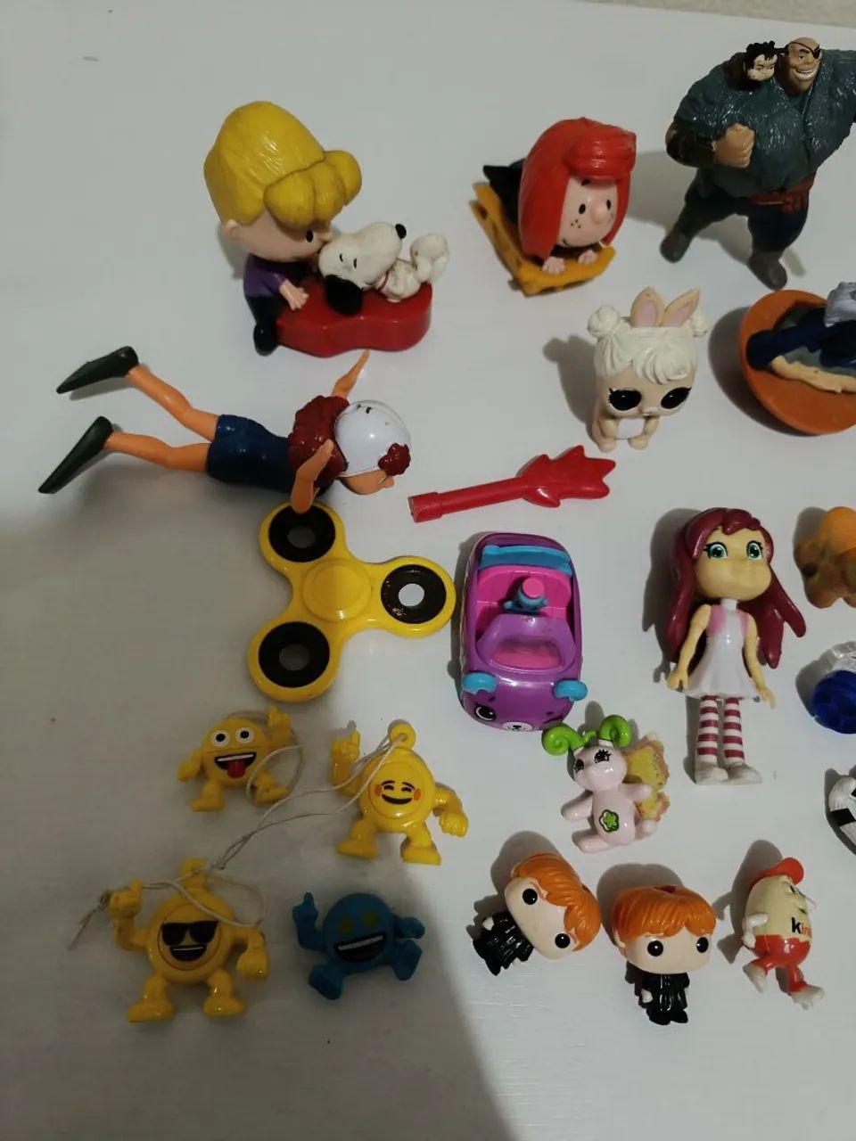 Lote brinquedos McDonald's e Kinder Ovo - Foto 2