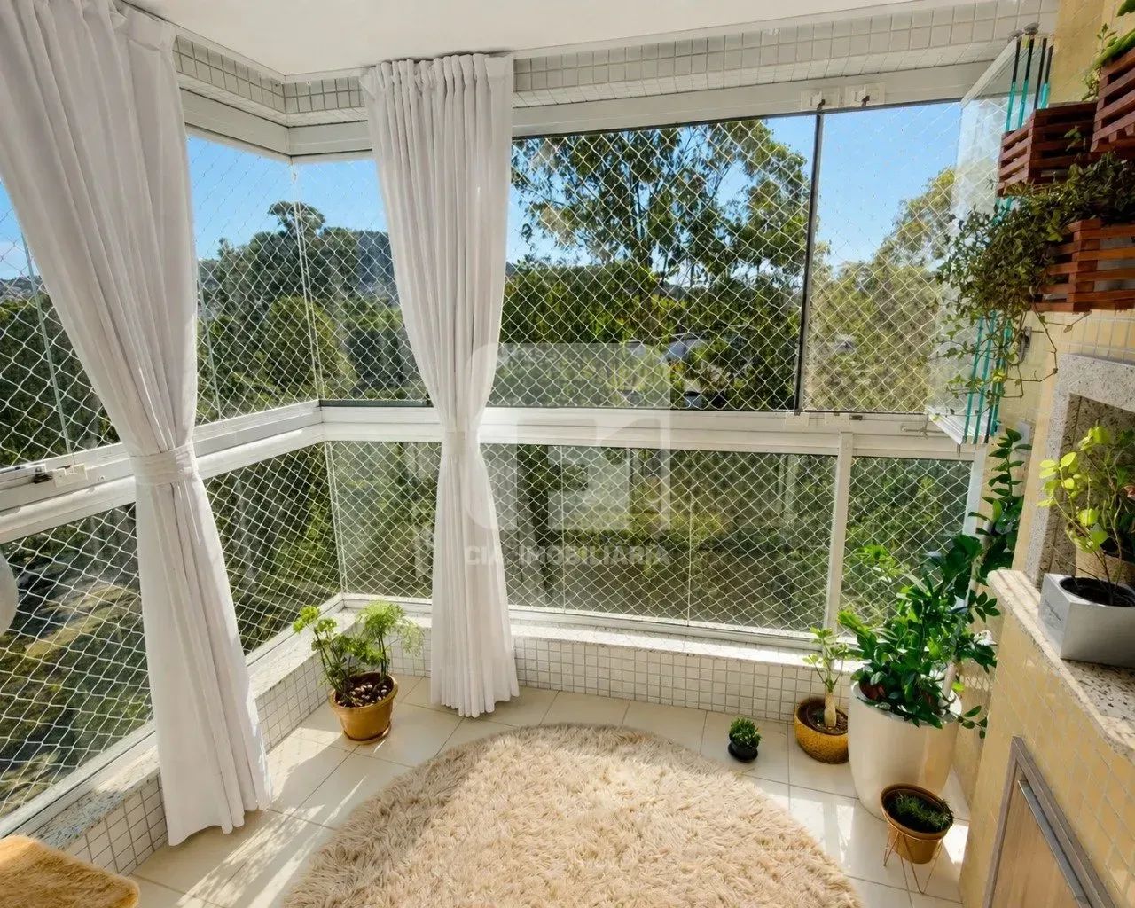 Apartamento à venda com 3 quartos no Itacorubi - Florianópolis - SC