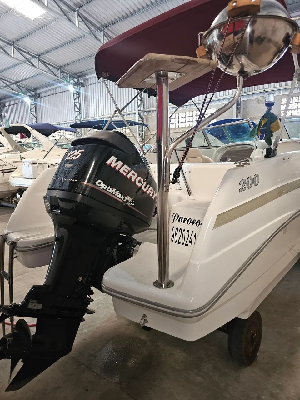 Triton 200 cabinada com motor Mercury 125 hp - nao Focker Fs  - Foto 3