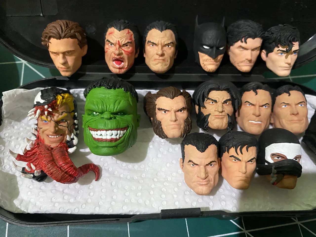 Lote completo 16 heads custom diversos action figures marvel legends e outros  - Foto 2