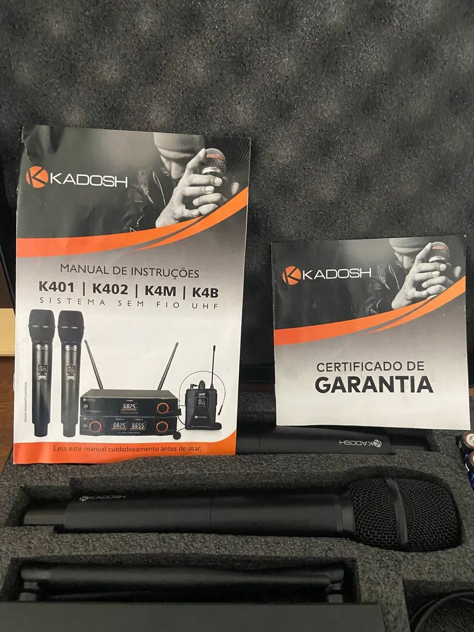 SISTEMA DE MICROFONE KADOSH com 2 microfones um sistema UHF. Microfones sem fio pretos. - Foto 3