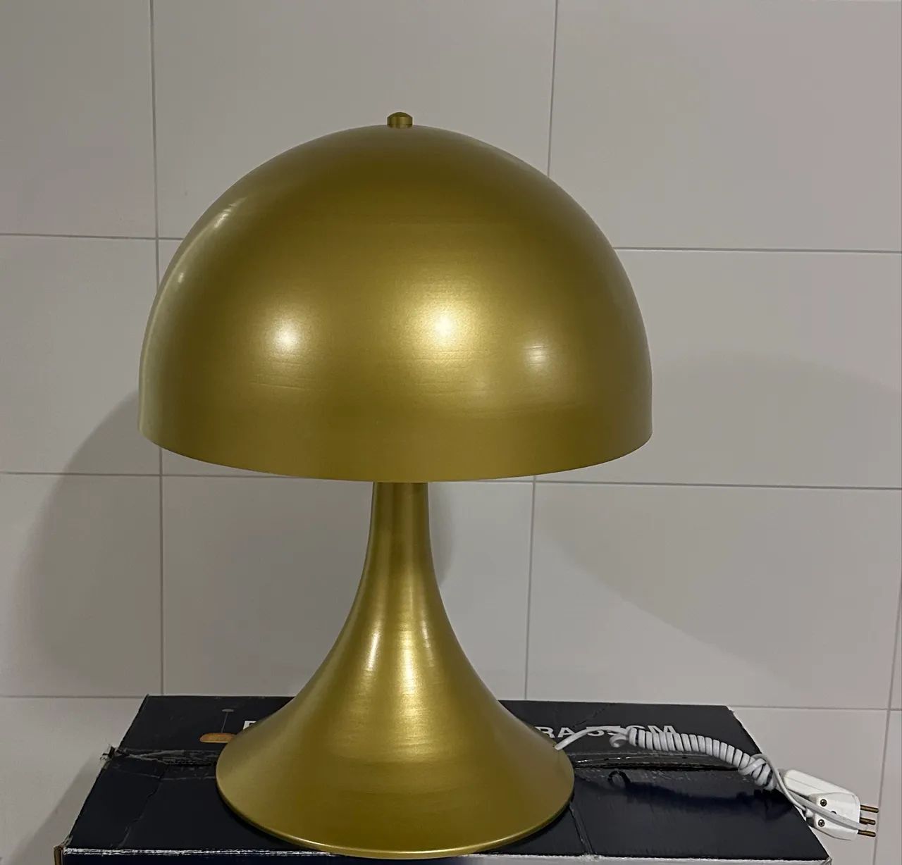 Abajur de Mesa Dourado 