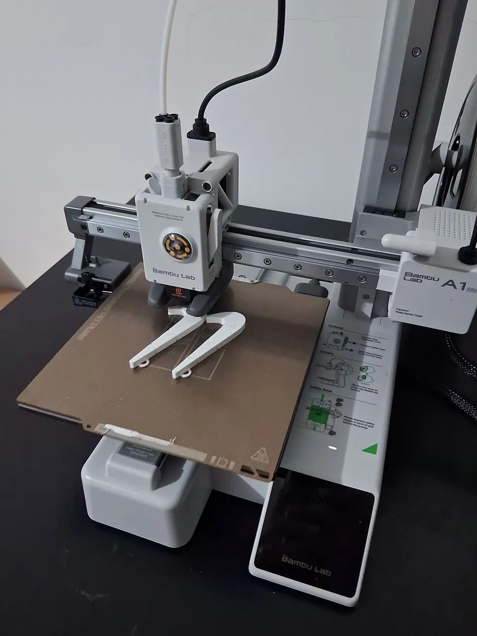IMPRESSORA 3D BAMBU LAB A1 MINI + BMCU +5KG DE FILAMENTO PLA - Foto 4