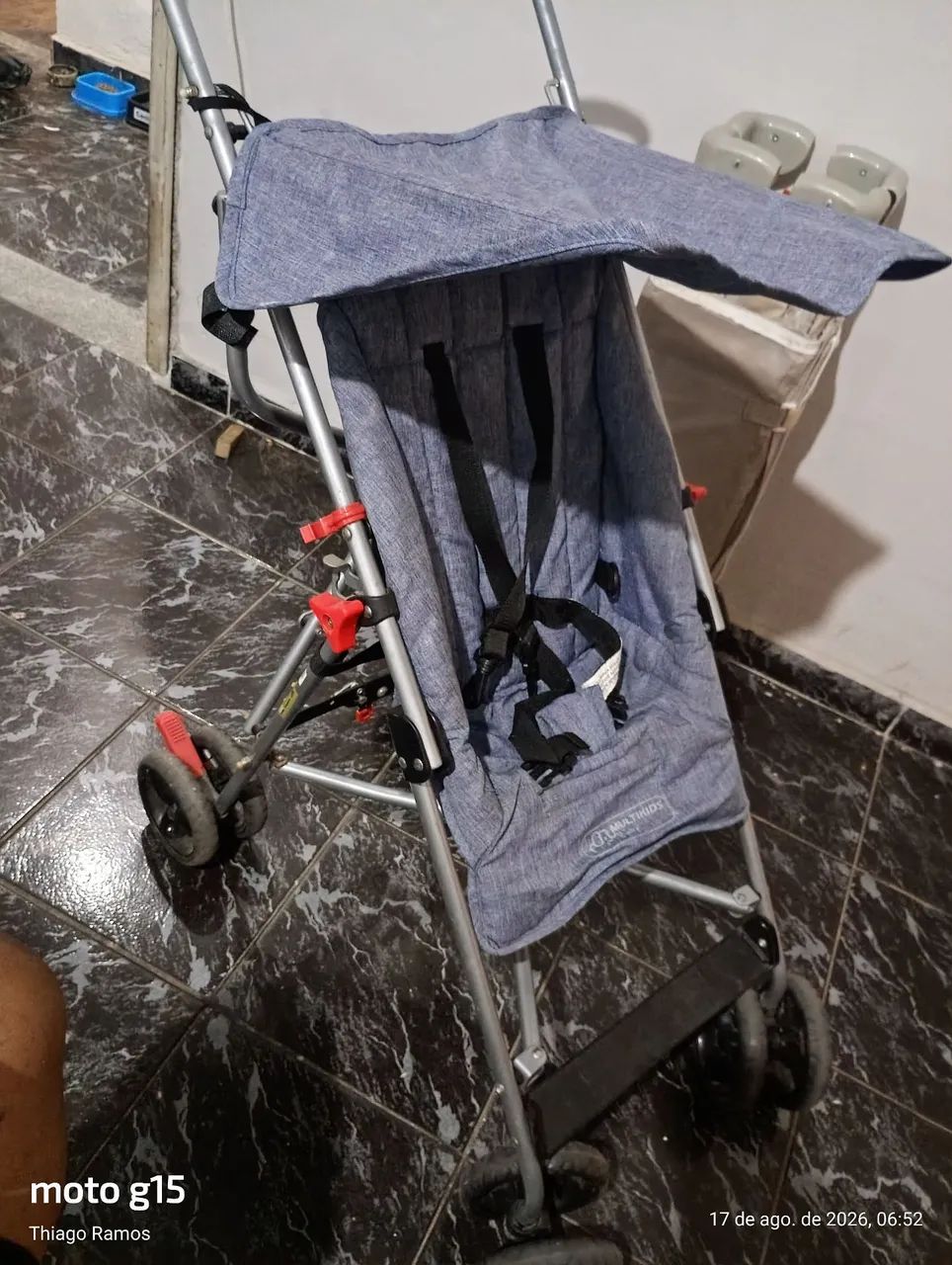 Vendo carrinho de bebê 