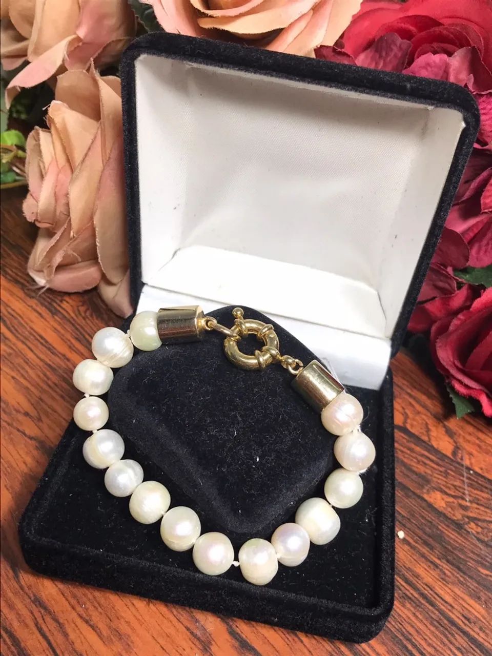 Pulseira de Pérolas Fecho Dourado  - Foto 2