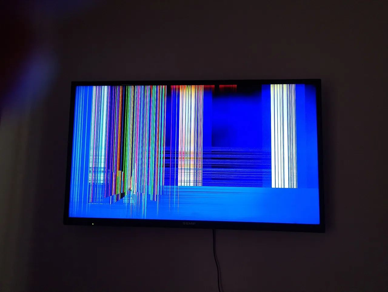 Tv Led 40" tela trincada - Foto 3