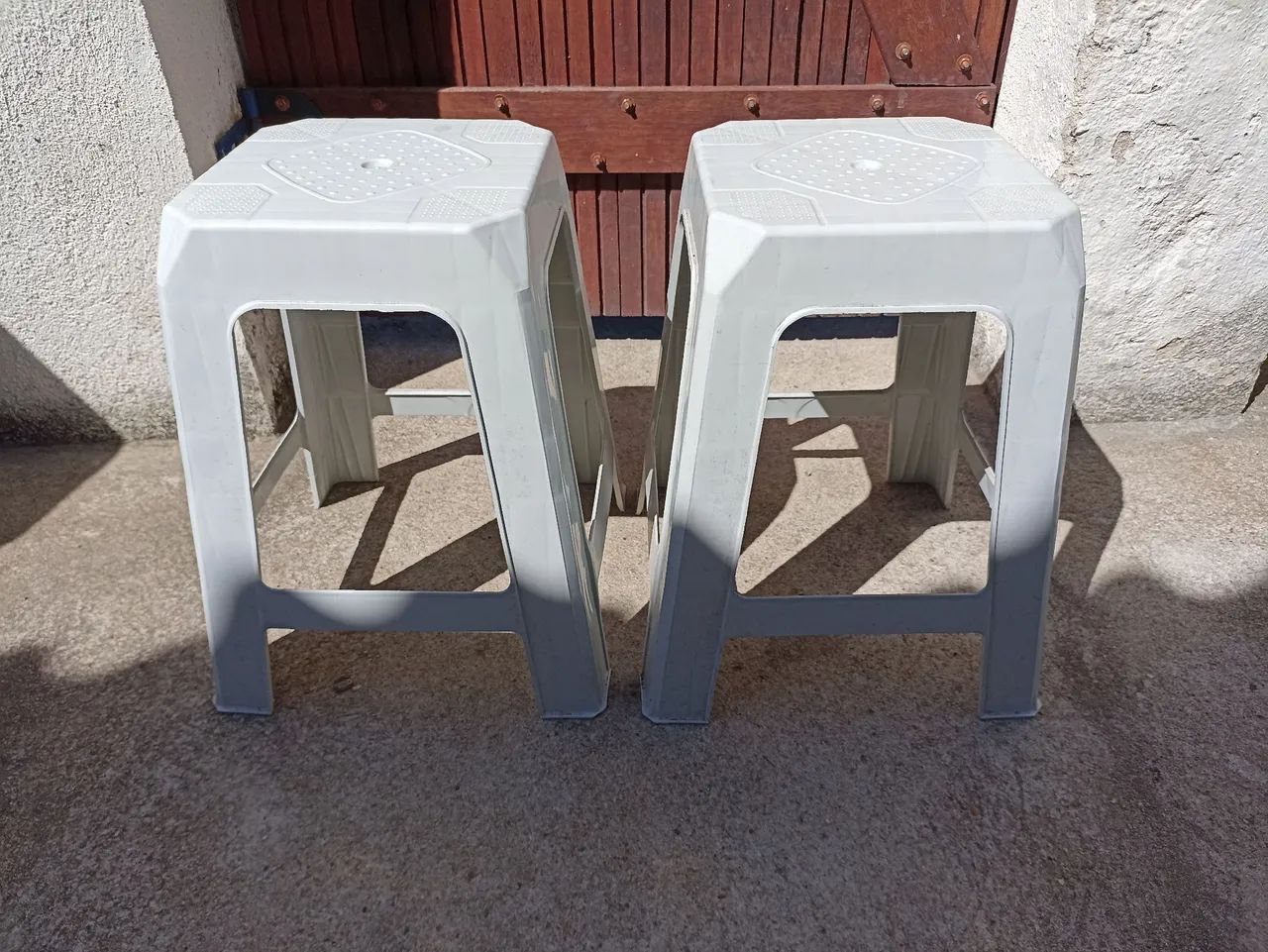 Banco de plástico super resistente  - Foto 2