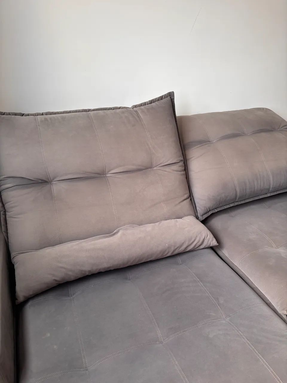 Sofá Bella retrátil e reclinável, com espaço para 4 pessoas. Medidas 230x110cm. - Foto 3
